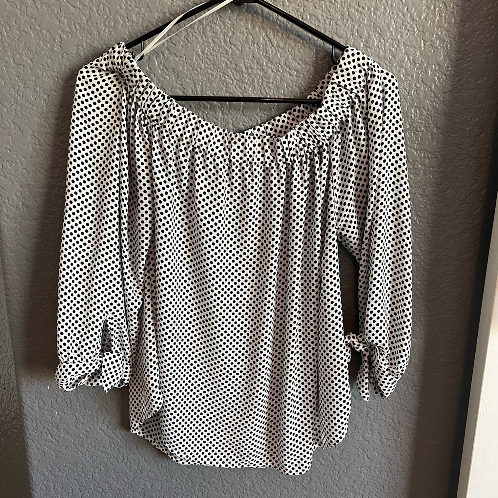 Express off the shoulder top. Size:S